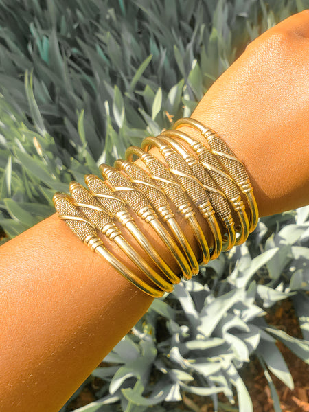 Golden | twist metal bracelet