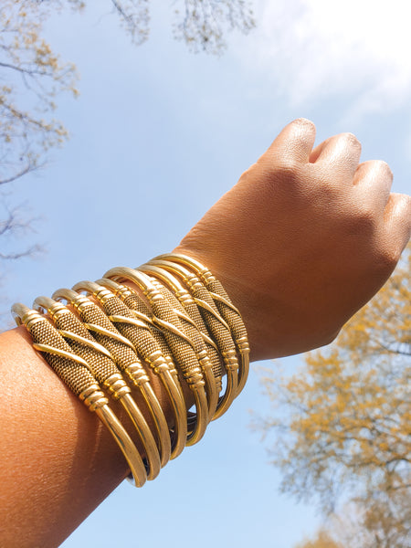 Golden | twist metal bracelet